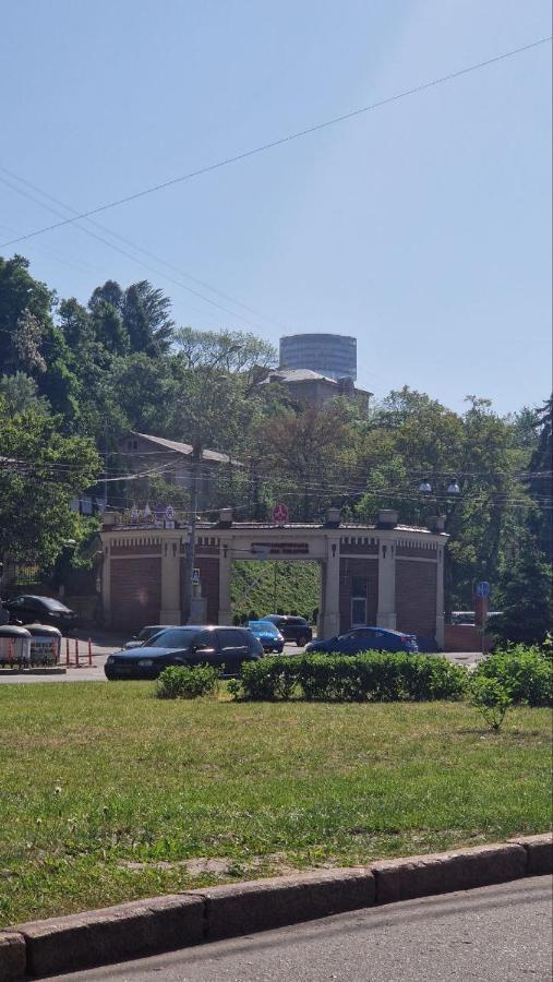 Двухуровневая Дизайнерская Квартира В Центре Киева Exterior photo